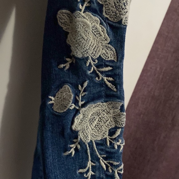 Kut from the Kloth embroidered jeans - Picture 6 of 7